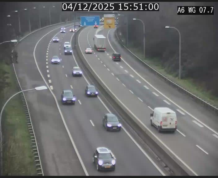 Traffic live webcam Luxembourg - Bridel - A6 - BK 7.7 - direction Belgique