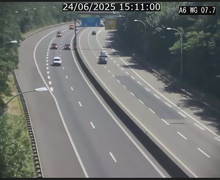Traffic live webcam Luxembourg - Bridel - A6 - BK 7.7 - direction Belgique