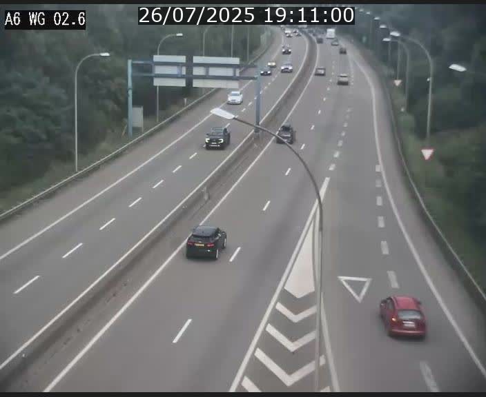 Traffic live webcam Luxembourg Croix de Cessange - A6 - BK 2.6 - direction France/Allemagne