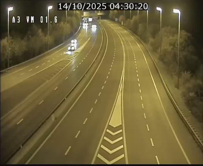 Traffic live webcam Luxembourg - Croix de Gasperich - A3 - BK 1.6 - direction France/Aire de Berchem