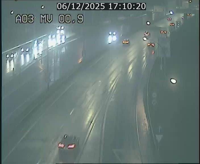 Traffic live webcam Luxembourg Croix de Gasperich - A3 - BK 0.4 - direction Luxembourg