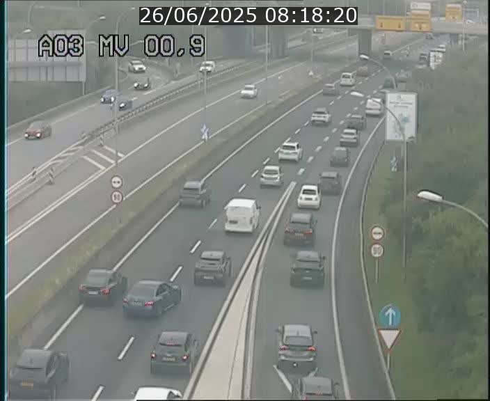 Traffic live webcam Luxembourg Croix de Gasperich - A3 - BK 0.4 - direction Luxembourg