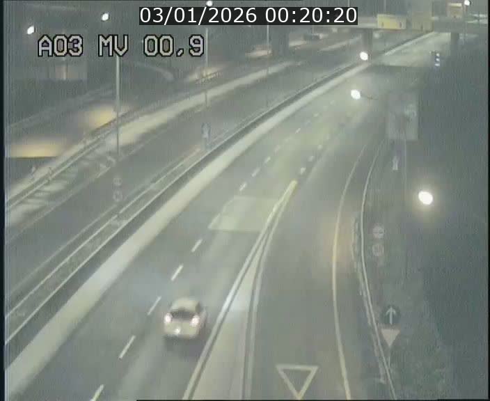 Traffic live webcam Luxembourg Croix de Gasperich - A3 - BK 0.4 - direction Luxembourg