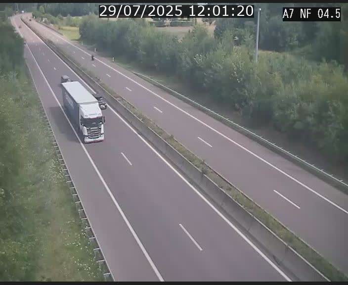 Caméra autoroute Luxembourg A7 - Passage à gibier Rëngelbour - direction Tunnel Grouft
