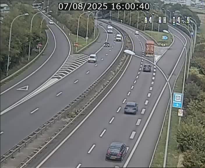 Traffic live webcam Luxembourg Leudelange - A4 - BK 4.9 - direction Luxembourg