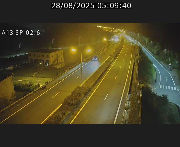 Traffic live webcam Luxembourg Sanem - A13 direction Pétange - BK 2.6