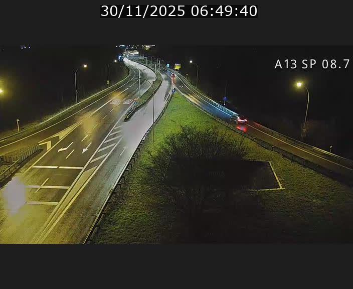 Traffic live webcam Luxembourg Jonction Lankelz - A13 direction Pétange - BK 8.7