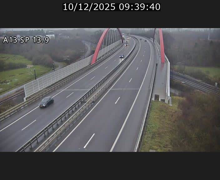 Traffic live webcam Luxembourg Kayl - A13 direction Esch-sur-Alzette/Luxembourg-ville - BK 13.9