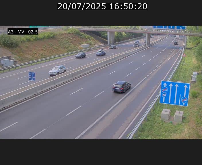Webcam autoroute A3 au Luxembourg à proximité de la Croix de Gasperich. Vue orientée vers Luxembourg
