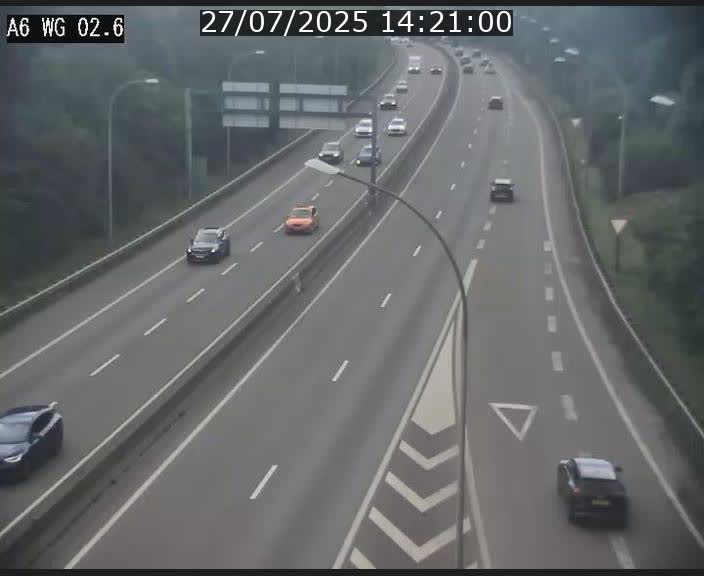 Traffic live webcam Luxembourg Croix de Cessange - A6 - BK 2.6 - direction France/Allemagne