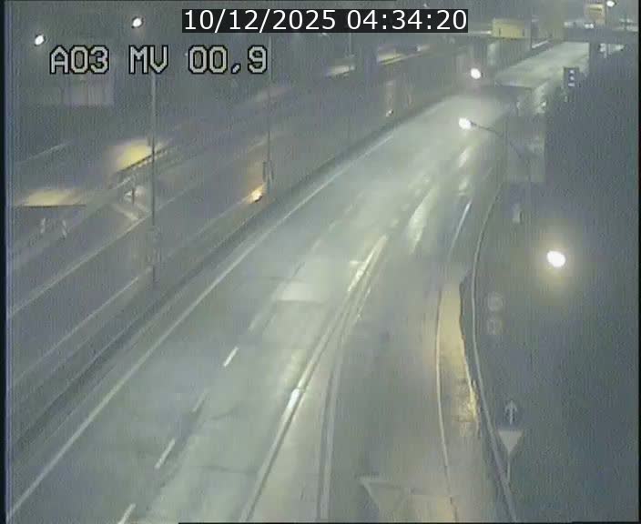 Traffic live webcam Luxembourg Croix de Gasperich - A3 - BK 0.4 - direction Luxembourg