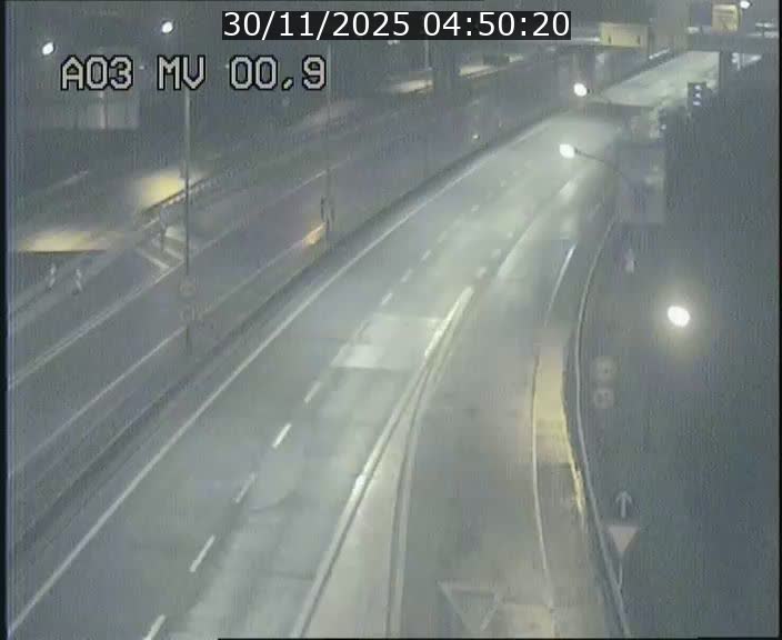 Traffic live webcam Luxembourg Croix de Gasperich - A3 - BK 0.4 - direction Luxembourg