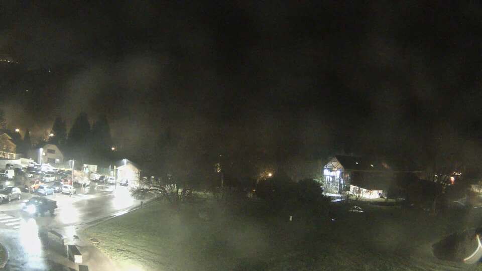 Webcam au niveau de la mairie du village du Bourg d'Oisans, aux pieds de l'Alpe d'Huez et aux portes du parc des Écrins