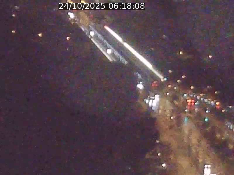 Webcam sur l'avenue John Fitzgerald Kennedy (N51) avec vue sur le Pont rouge (Pont Grande Duchesse Charlotte), l'arrêt Pfaffenthal et l'entrée du quartier Kirchberg