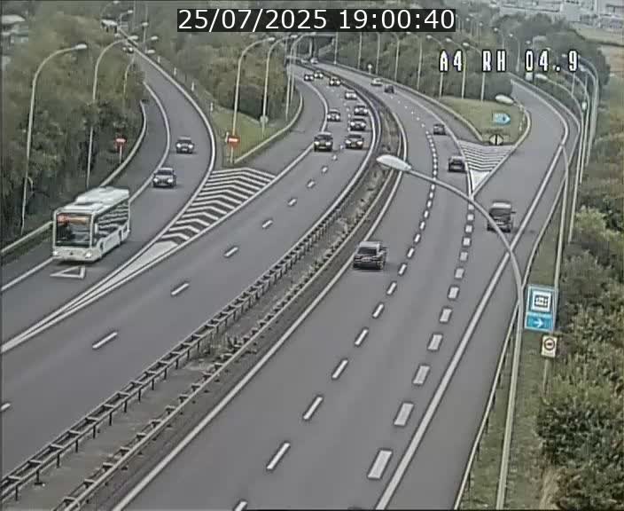 Traffic live webcam Luxembourg Leudelange - A4 - BK 4.9 - direction Luxembourg