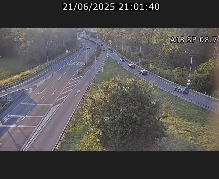 Traffic live webcam Luxembourg Jonction Lankelz - A13 direction Pétange - BK 8.7 