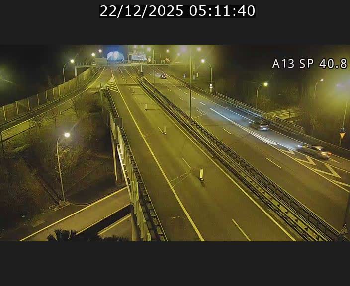 Webcam avec vue sur l'entrée côté allemand du tunnel Markusbierg à Schengen. Vue orientée vers le tunnel et Bettembourg