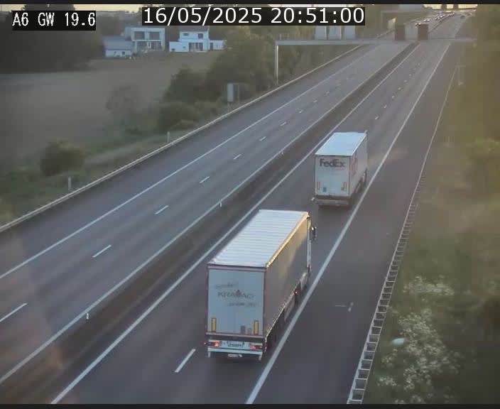 Traffic live webcam Luxembourg - Steinfort - A6 - BK 19.6 - direction Belgique