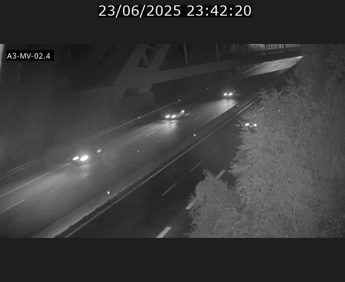 Webcam autoroute de la France (A3) au Luxembourg à Fentange, à proximité de la Croix de Gasperich. Vue orientée vers la Cloche d'Or