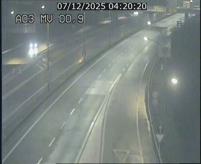 Traffic live webcam Luxembourg Croix de Gasperich - A3 - BK 0.4 - direction Luxembourg