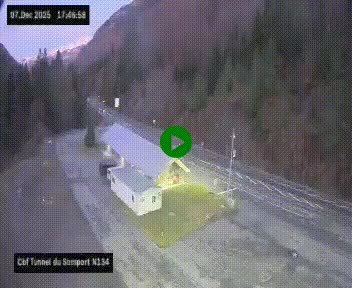 Webcam à l'entrée du tunnel du Somport, côté français, sur la N134, dans les Pyrénées, en direction de l'Espagne, à 1116 mètres d'altitude