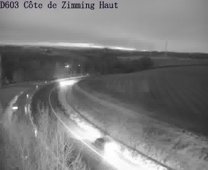 Webcam sur la D603 située en haut de la Côte de Zimming. Vue orientée vers Saint-Avold.