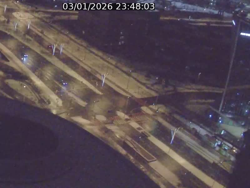 Webcam sur l'avenue John Fitzgerald Kennedy (N51) avec vue sur le Pont rouge (Pont Grande Duchesse Charlotte), l'arrêt Pfaffenthal et l'entrée du quartier Kirchberg