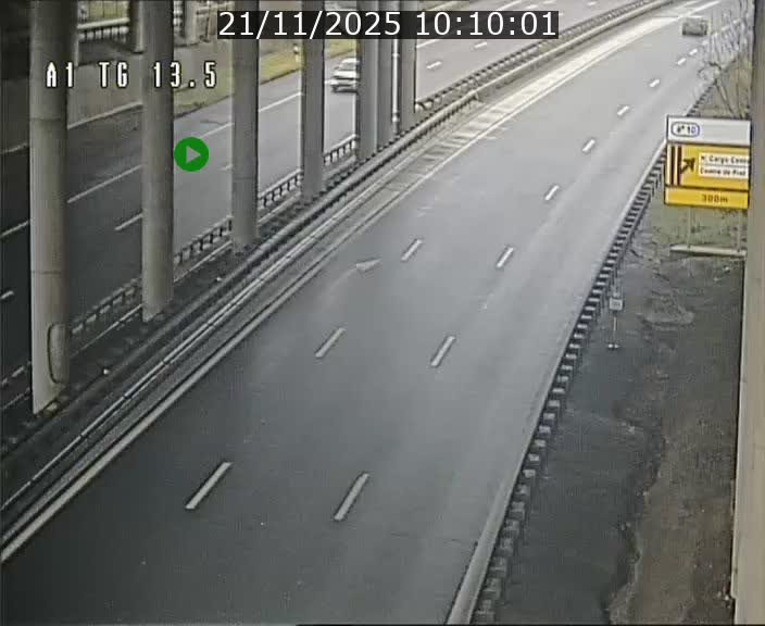 Traffic live webcam Luxembourg Senningen - A1 direction Luxembourg - BK 13.5