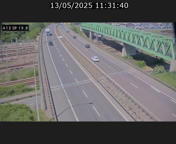 Traffic live webcam Luxembourg Croix de Bettembourg - A13 direction Esch-sur-Alzette - BK 19.8