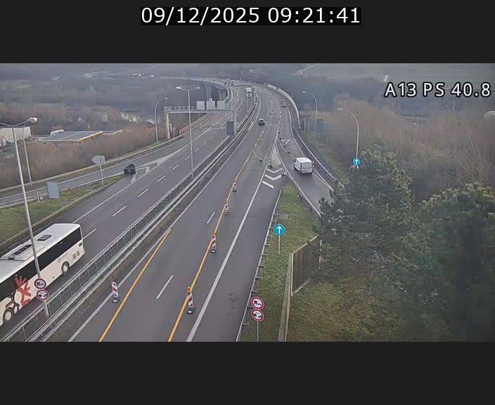 Webcam autoroute A13 à la sortie est du tunnel Markusbierg à Schengen. Vue sur le pont de la Moselle, vers l'Allemagne