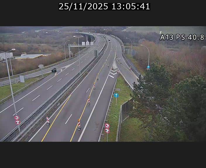 Webcam autoroute A13 à la sortie est du tunnel Markusbierg à Schengen. Vue sur le pont de la Moselle, vers l'Allemagne