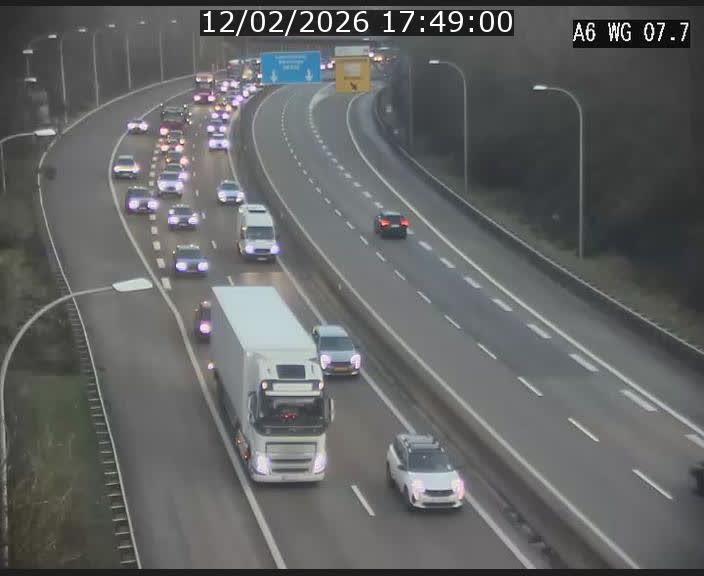 Traffic live webcam Luxembourg - Bridel - A6 - BK 7.7 - direction Belgique