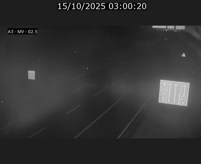 Webcam autoroute A3 au Luxembourg à proximité de la Croix de Gasperich. Vue orientée vers Luxembourg