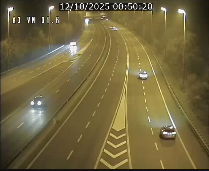 Traffic live webcam Luxembourg - Croix de Gasperich - A3 - BK 1.6 - direction France/Aire de Berchem