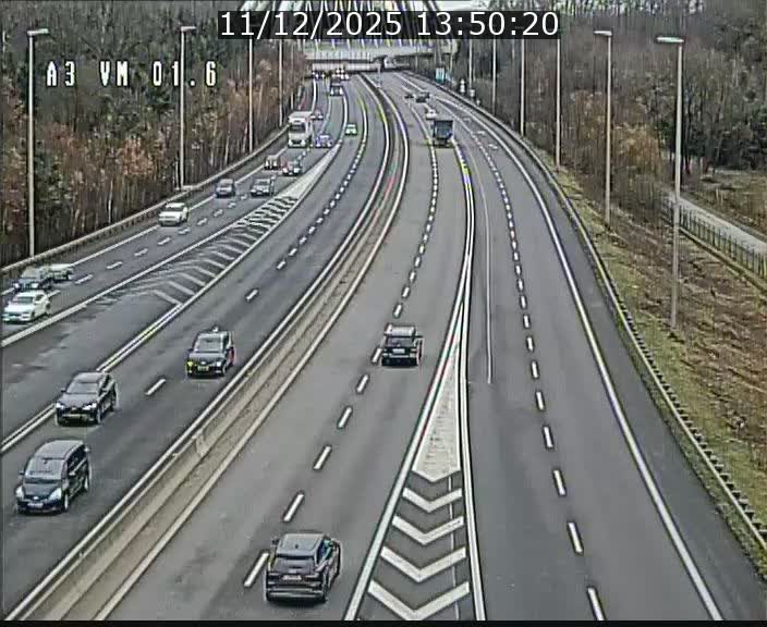 Traffic live webcam Luxembourg - Croix de Gasperich - A3 - BK 1.6 - direction France/Aire de Berchem