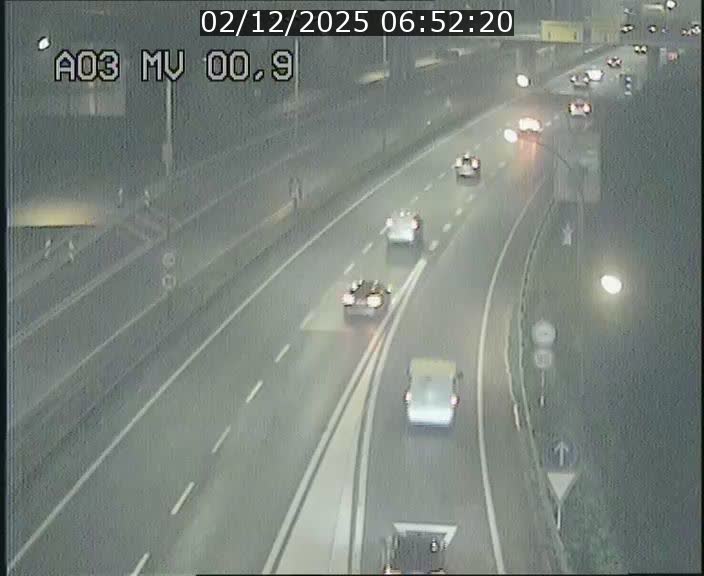 Traffic live webcam Luxembourg Croix de Gasperich - A3 - BK 0.4 - direction Luxembourg