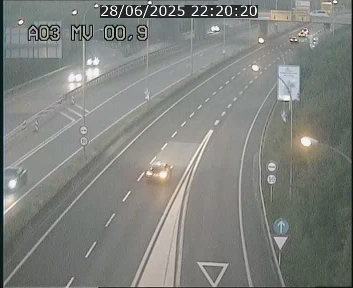 Traffic live webcam Luxembourg Croix de Gasperich - A3 - BK 0.4 - direction Luxembourg
