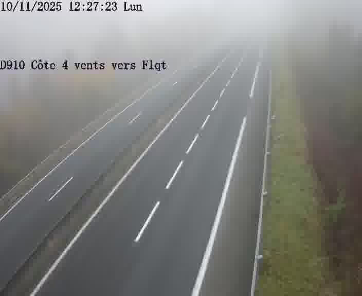 Webcam sur la D910 située dans la Côte des 4 vents. Vue orientée vers le haut de la côte, vers Faulquemont