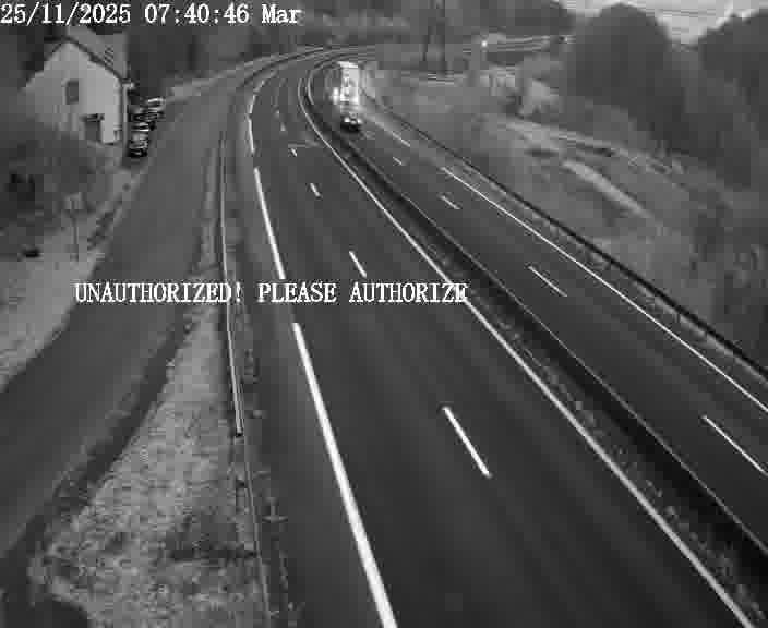 Webcam sur la D910 située dans la Côte des 4 vents. Vue orientée vers le bas, vers Saint-Avold.