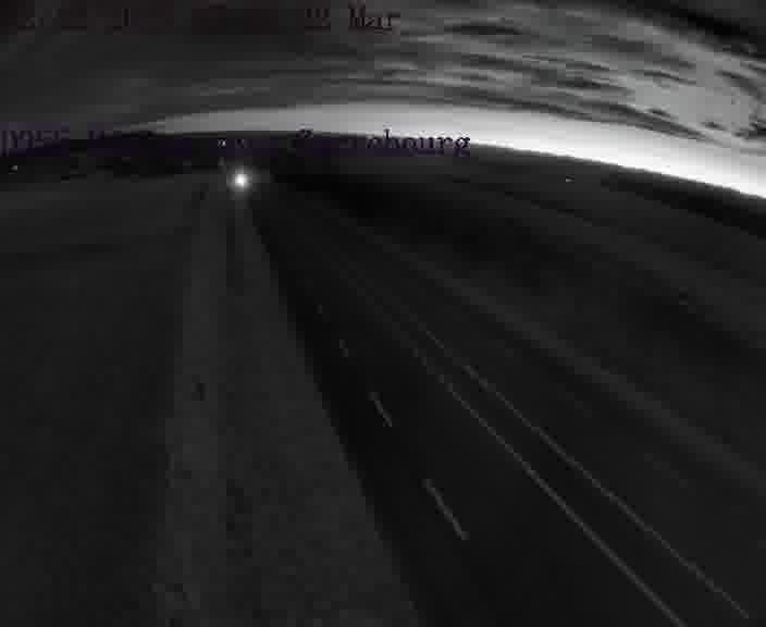 Caméra routière située sur D955 (France) à Heming, orientée vers Sarrebourg, surveillant en continu la circulation locale et régionale.