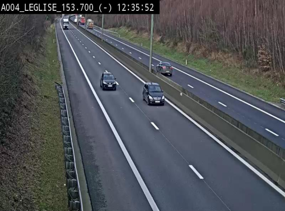 Webcam autoroute A4 (E411-E25) à Léglise, avant la jonction avec la N40. Vue orientée vers Bruxelles