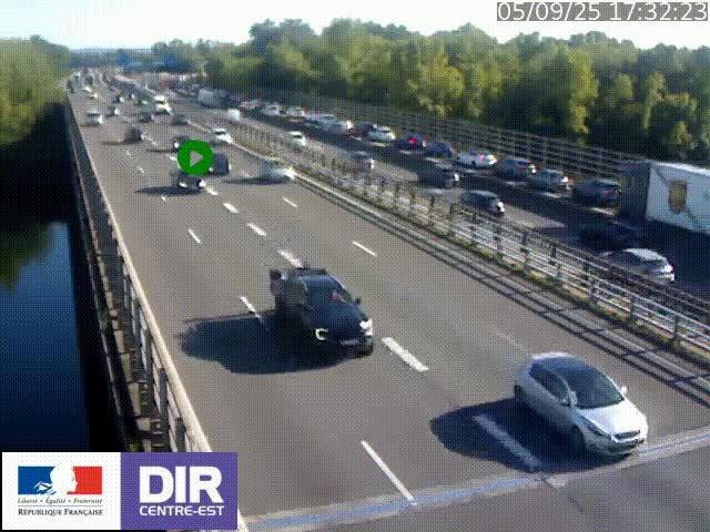 Caméra trafic à la jonction entre l'A46 (Rocade-est de Lyon) et l'A42 à hauteur de Vault-en-Velin en direction de Marseille