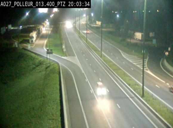 Webcam A27/E42 avec vue sur le parking de l'aire de Polleur, après le Viaduc de Polleur à Theux. Vue orientée vers Liège