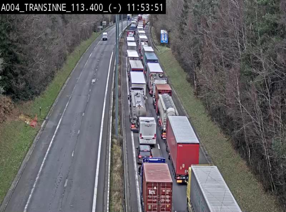 Caméra trafic E411 (A4) - Transinne direction Namur - BK 113.425