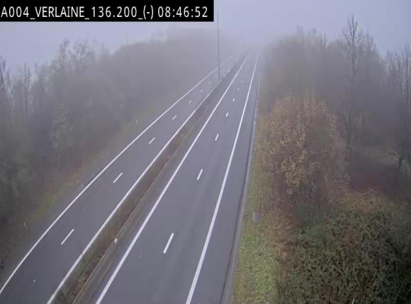 Webcam sur l'E411 à hauteur du pont surplombant la N40, à proximité de la sortie 26 Verlaine - Libramont-Chevigny. Vue orientée vers Namur