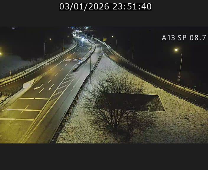 Traffic live webcam Luxembourg Jonction Lankelz - A13 direction Pétange - BK 8.7 