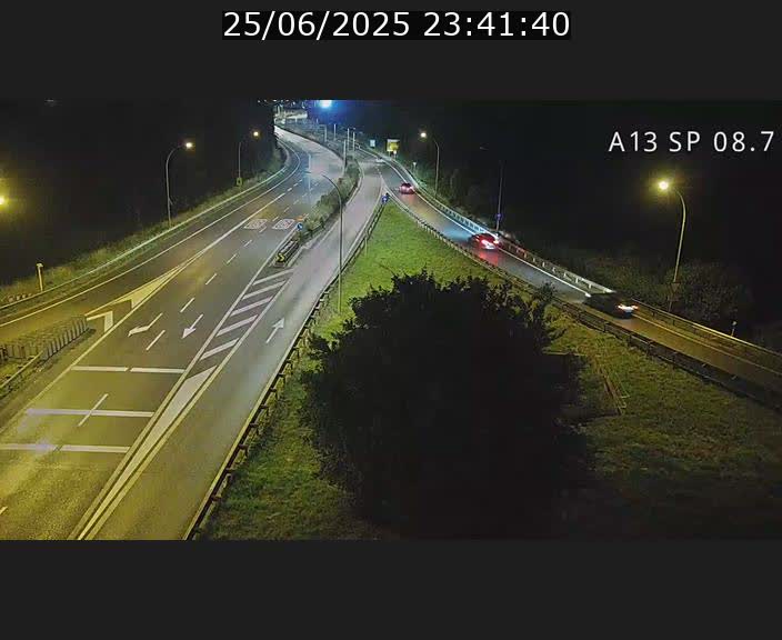 Traffic live webcam Luxembourg Jonction Lankelz - A13 direction Pétange - BK 8.7 