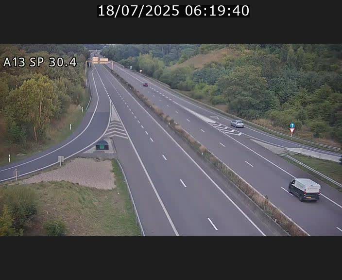 Traffic live webcam Luxembourg Altwies - A13 direction Luxembourg-ville - BK 30.4
