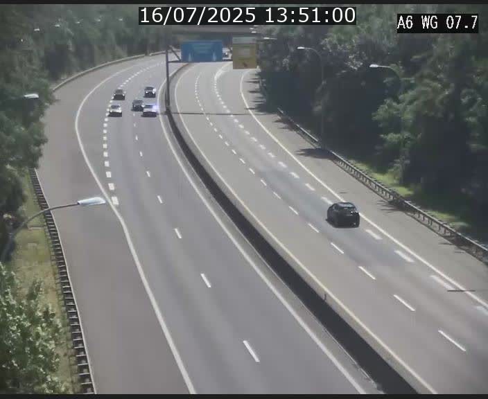 Traffic live webcam Luxembourg - Bridel - A6 - BK 7.7 - direction Belgique