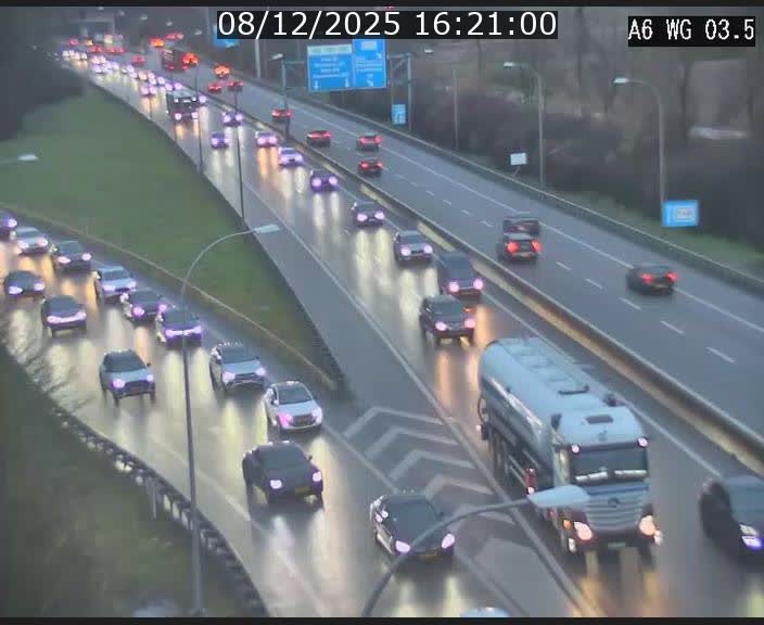 Traffic live webcam Luxembourg - Croix de Cessange - A6 - BK 3.5 - direction France/Allemagne